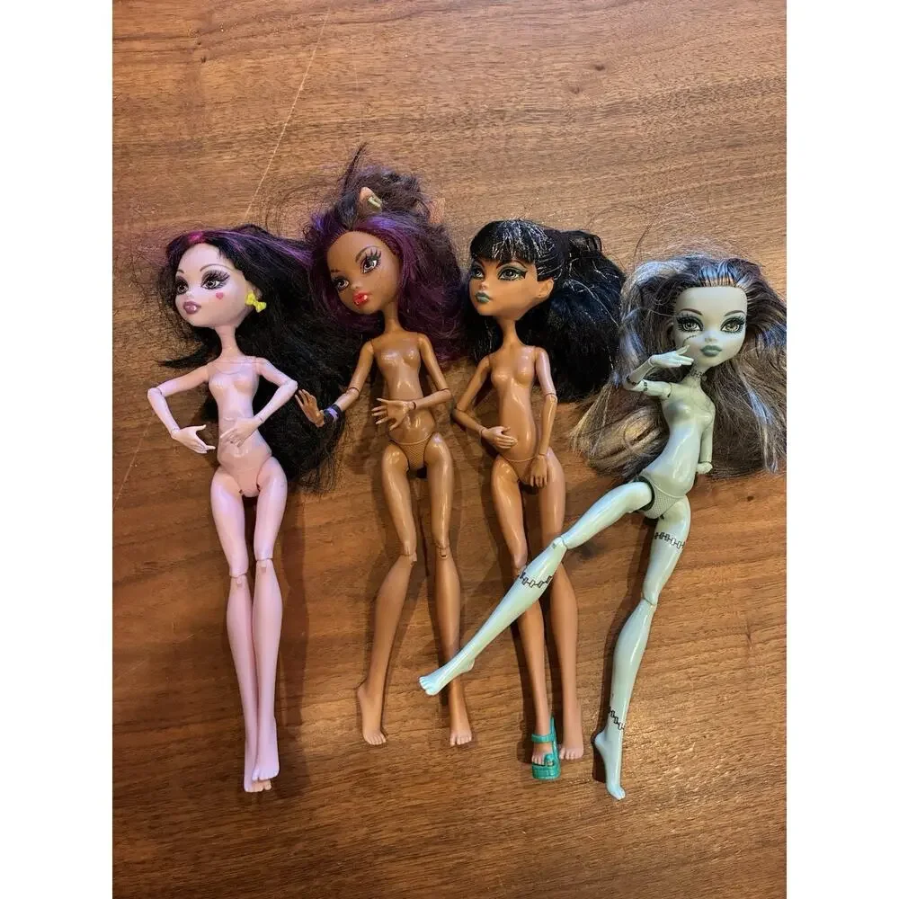 Monster High Dolls Nude Lot of 4 Including‎ Cleo De Nile